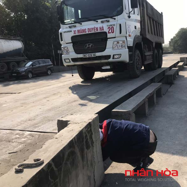 Cân điện tử 150 tấn