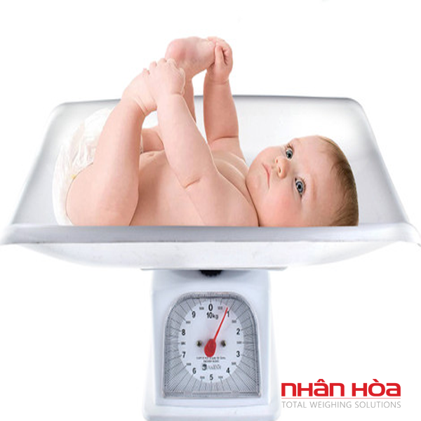 Cân điện tử cho trẻ sơ sinh