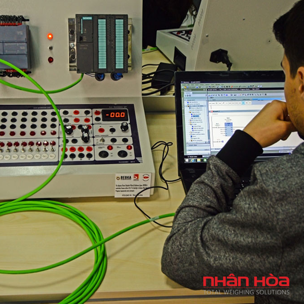  Cân điện tử kết nối với PLC