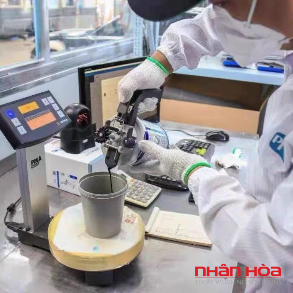 Cân điện tử pha sơn