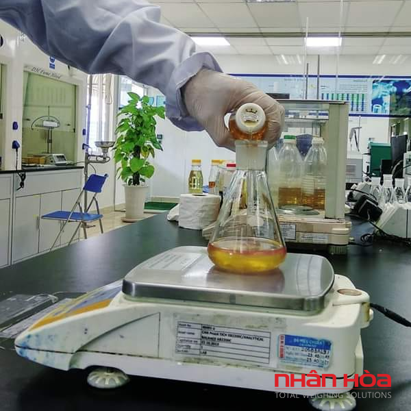Cân điện tử phòng thí nghiệm