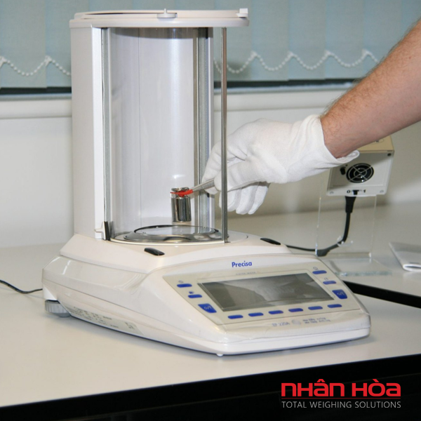 Cách dùng cân phân tích kiểm nghiệm thực phẩm