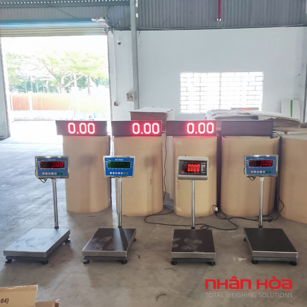 Nên chọn cân sàn điện tử hay cân bàn điện tử